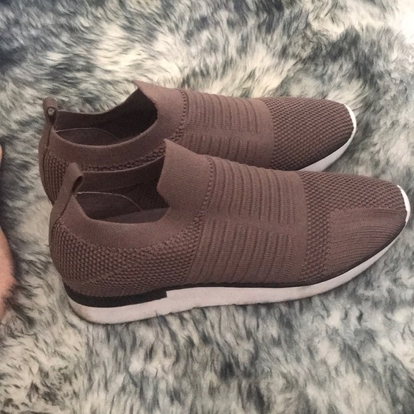 J/Slides Slip on sneakers - Picture 2 of 5